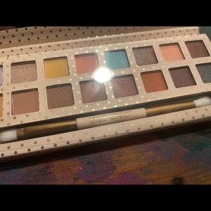 BRAND NEW NWOT Pressed powder eyeshadow.